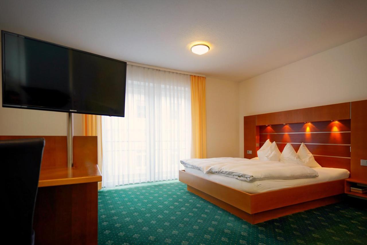 Gruener Baum Garni Hotell Krumbach Eksteriør bilde